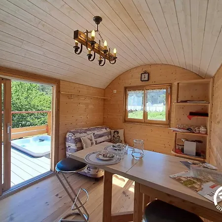 La Roulotte Du Tonnelier Holiday home *